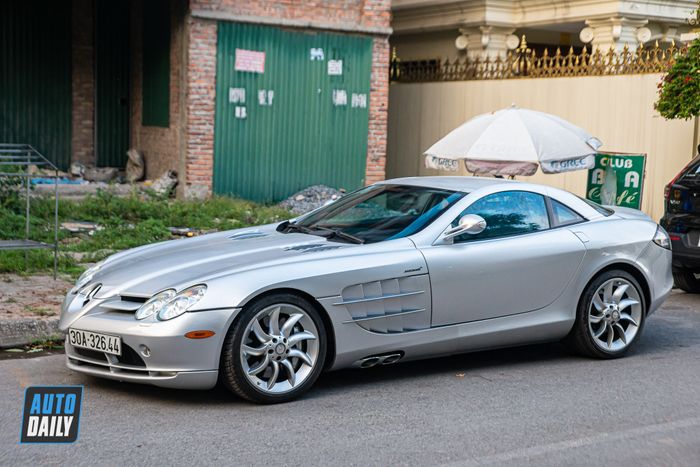 Có gì đặc biệt trên chiếc ‘mũi tên bạc’ Mercedes-Benz SLR McLaren hiếm có nhất tại Việt Nam?
