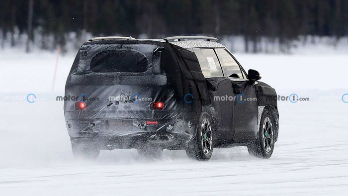 Phát hiện Hyundai Santa Fe 2024 thử nghiệm trên tuyết 2024-hyundai-santa-fe-new-spy-photo-3.jpg