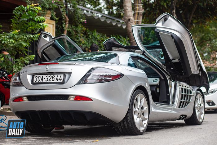 Có gì đặc biệt trên chiếc ‘mũi tên bạc’ Mercedes-Benz SLR McLaren hiếm có nhất tại Việt Nam?