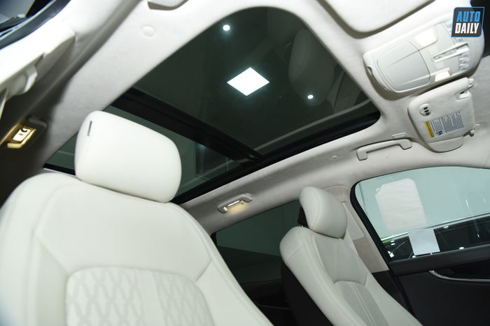Hình ảnh chi tiết của chiếc Lincoln Nautilus Black Label 2022 đầu tiên tại Việt Nam adt-0881.jpg