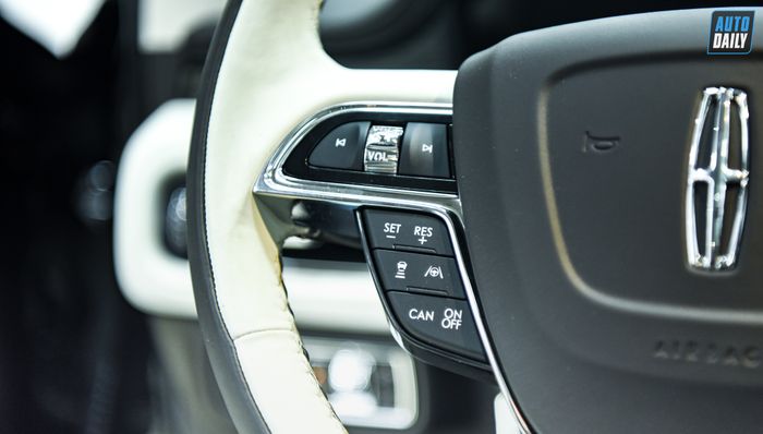 Hình ảnh chi tiết của chiếc Lincoln Nautilus Black Label 2022 đầu tiên tại Việt Nam adt-0924.jpg