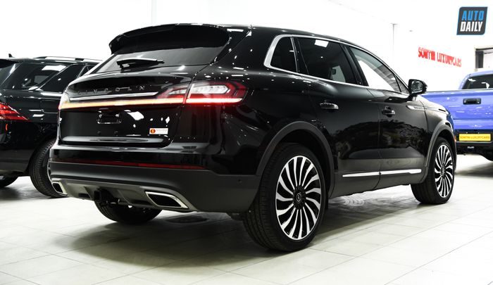Hình ảnh chi tiết của chiếc Lincoln Nautilus Black Label 2022 đầu tiên tại Việt Nam adt-0765.jpg