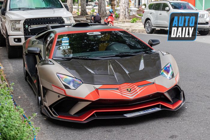 Thưởng thức dàn xe hàng chục tỷ của các đại gia Sài Gòn khi dạo phố