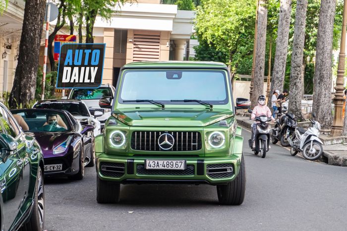 Thưởng thức dàn xe hàng chục tỷ của các đại gia Sài Gòn khi dạo phố