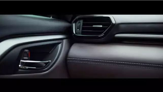 Toyota Urban Cruiser Hyryder 2022 sẽ có 'nhá hàng' trước ngày ra mắt vào 1/7 toyota-urban-cruiser-hyryder-dashboard2.webp