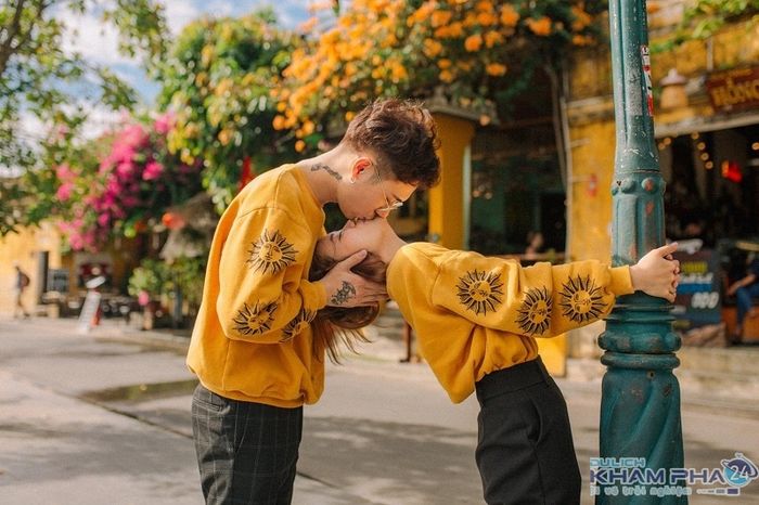 Mách bạn những gợi ý mặc đẹp khi du lịch phố cổ Hội An 9