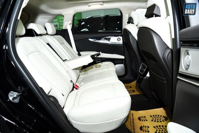 Hình ảnh chi tiết của chiếc Lincoln Nautilus Black Label 2022 đầu tiên tại Việt Nam adt-0857.jpg