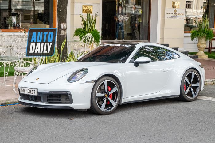 Thưởng thức dàn xe hàng chục tỷ của các đại gia Sài Gòn khi dạo phố