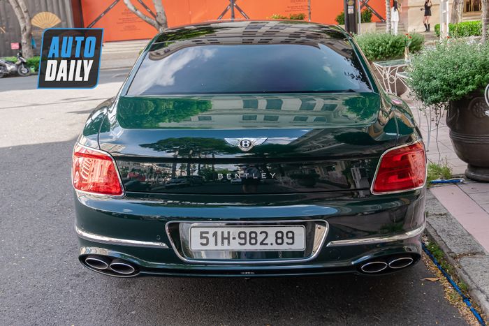 Thưởng thức dàn xe hàng chục tỷ của các đại gia Sài Gòn khi dạo phố