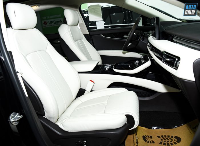 Hình ảnh chi tiết của chiếc Lincoln Nautilus Black Label 2022 đầu tiên tại Việt Nam adt-0874.jpg