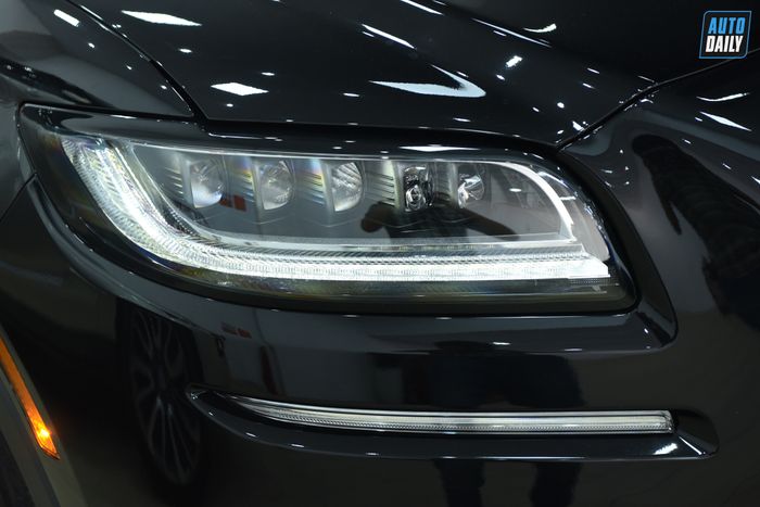 Hình ảnh chi tiết của chiếc Lincoln Nautilus Black Label 2022 đầu tiên tại Việt Nam adt-0810.jpg