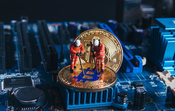 Nhiều tập đoàn lớn khai thác Bitcoin kiên quyết mở rộng hoạt động mặc dù thợ đào vẫn tiếp tục 'bán ra'