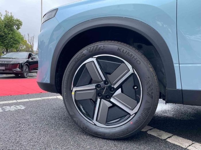 Ảnh thực tế của Jeacoo J7 PHEV sắp đến Việt Nam: Khả năng di chuyển 1.200 km, cạnh tranh với CX-5, CR-V 453836