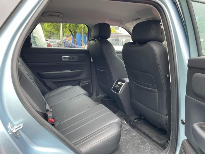 Ảnh thực tế của Jeacoo J7 PHEV sắp ra mắt tại Việt Nam: Khả năng di chuyển 1.200 km, cạnh tranh với CX-5, CR-V 453839