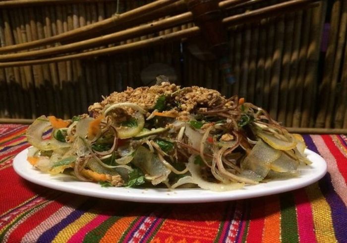 Nộm da trâu Mộc Châu - Món ẩm thực đặc sản của người Thái