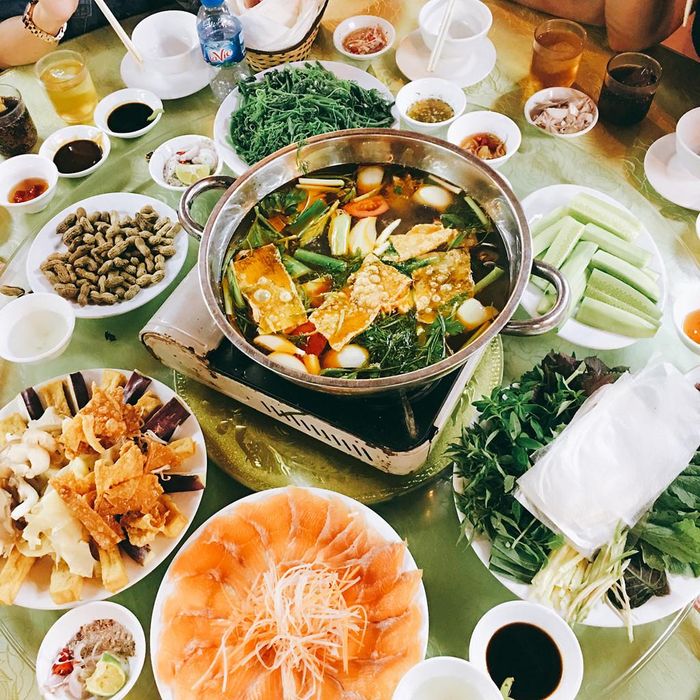 Nhà hàng cá hồi Vườn Đào - Địa điểm ngon nổi tiếng tại Mộc Châu 4