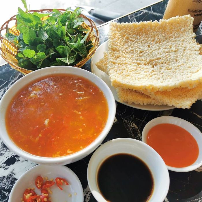 Thịt dê cơm cháy - Món ăn đậm đà của cố đô Ninh Bình
