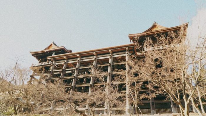 Chùa Kiyomizu-dera - một kiệt tác độc đáo, như một vũ đài treo trên vách núi ở Kyoto 6