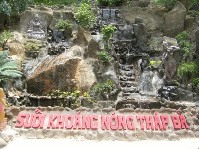 Suối khoáng nóng Tháp Bà Nha Trang - Thiên đường thư giãn không thể chối từ
