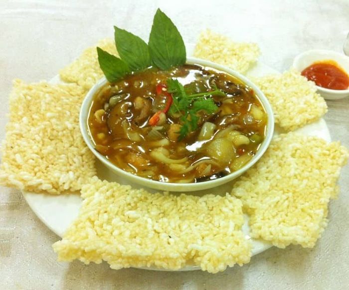 Thịt dê cơm cháy - Một món ẩm thực đặc biệt của cố đô Ninh Bình
