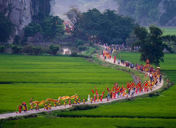 Lễ hội du xuân Ninh Bình tại những điểm tham quan danh tiếng 9