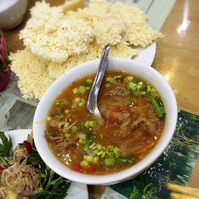 Thịt dê cơm cháy - Món ăn gợi nhớ của cố đô Ninh Bình