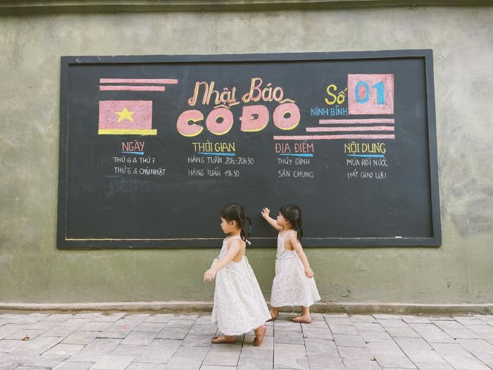 Check-in Phố cổ Hoa Lư với cặp chị em Oishi và Happy 4