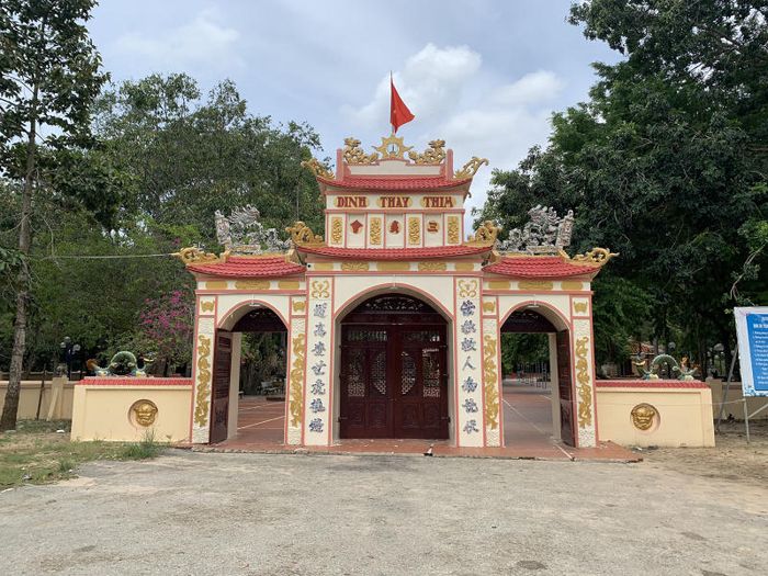 Khám phá Dinh Thầy Thím - điểm du lịch tâm linh huyền bí 5