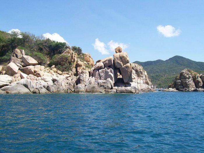 Khám phá vẻ đẹp tự nhiên của Bãi Bà Điên Ninh Thuận