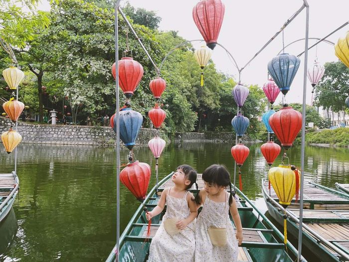 Check-in Phố cổ Hoa Lư với cặp chị em Oishi và Happy 6