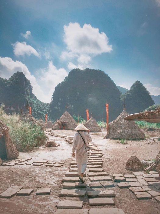 Ở đây có bài đánh giá về Ninh Bình dành cho những ai muốn khám phá vùng đất di sản này.