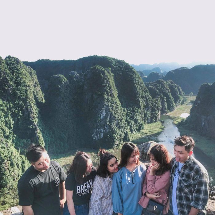 Ở đây có bài đánh giá về Ninh Bình dành cho những ai muốn khám phá vùng đất di sản này.