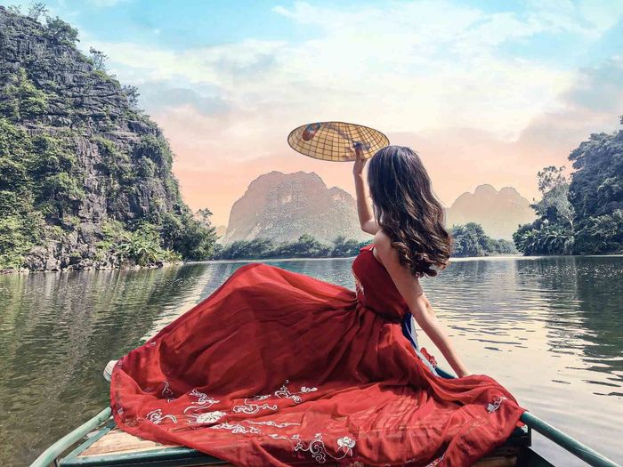 Bí quyết tạo dáng đẹp khi đến Tràng An cho những người đam mê sống ảo 10