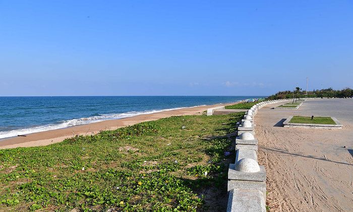 Vẻ đẹp không ngừng cuốn hút của bãi biển Tuy Hòa Phú Yên 5
