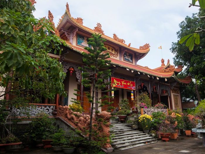 Nếu cuộc sống quá ồn ào, hãy đến Núi Chóp Chài - Chùa Bảo Lâm Phú Yên để tìm lại sự bình yên trong lòng