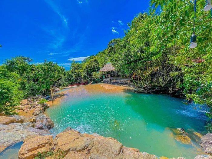 Tuyệt Tình Cốc Quy Nhơn, một bức tranh thiên nhiên đẹp như tranh thủy mặc dưới chân núi Hàm Rồng