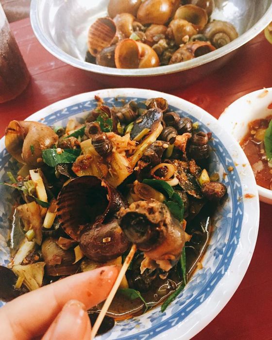 Món Ăn Đặc Sắc: Ốc Chiên Quảng Bình