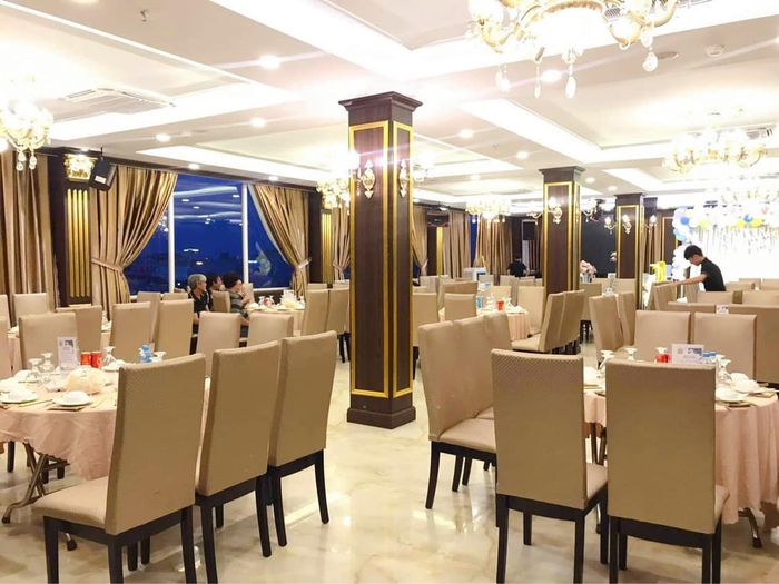 Nhà hàng Sân Thượng Star Tút Phú Yên – Trải nghiệm tiệc tối thoải mái trong không gian mở 22