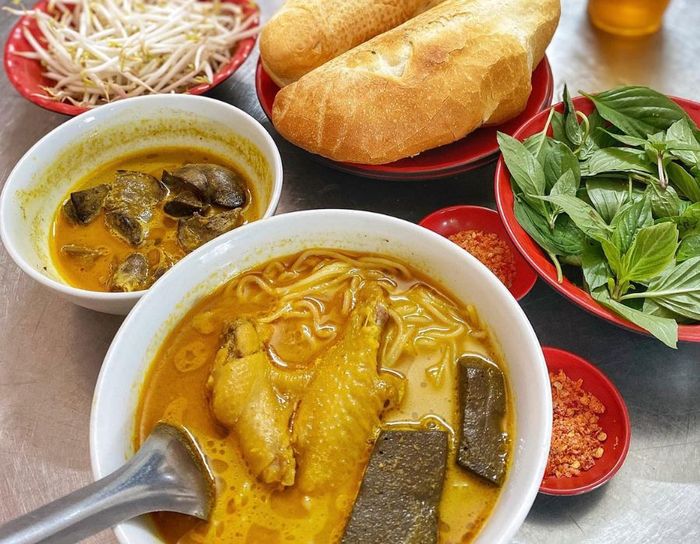 Thưởng thức món Cà ri gà Bà Ke lâu đời ở Sóc Trăng
