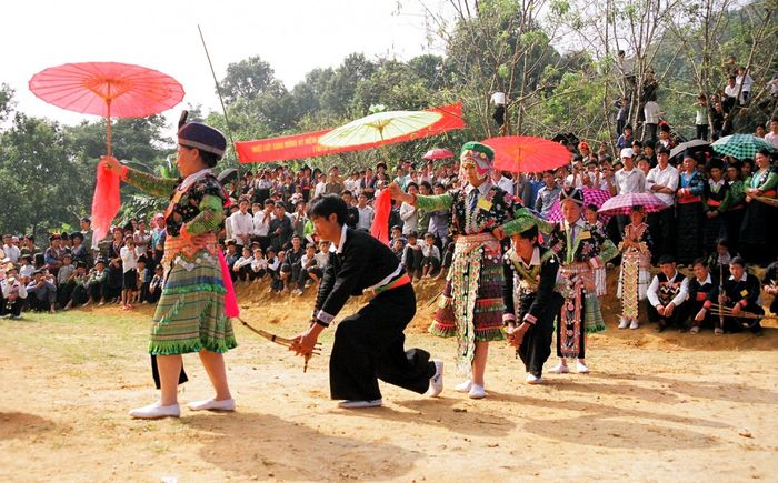 Lễ hội Gầu Tào Sapa có điều gì đặc biệt khiến mọi người chú ý?
