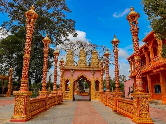 Khám phá nét đẹp văn hóa của người Khmer Nam Bộ tại Chùa Sêrây Cro Săng
