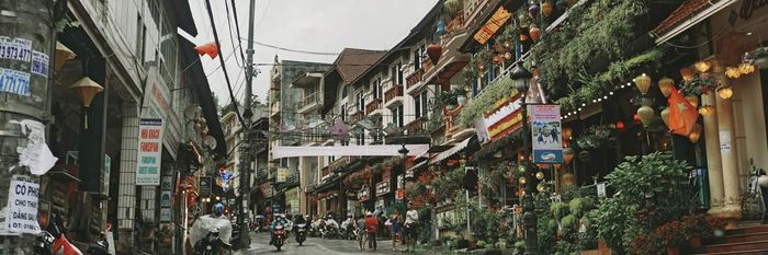 Phố Cầu Mây Sapa - Một con phố kết hợp hoàn hảo giữa vẻ đẹp hiện đại phương Tây và không khí cổ kính của thị trấn Sapa
