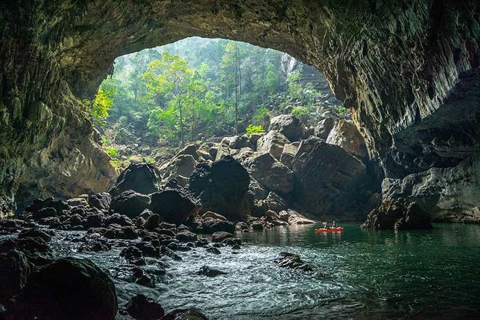 Thưởng thức vẻ đẹp hiếm có của Hang Tiên Sapa 4