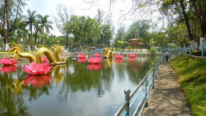Hồ nước ngọt Sóc Trăng, một không gian xanh giữa trung tâm thành phố 9