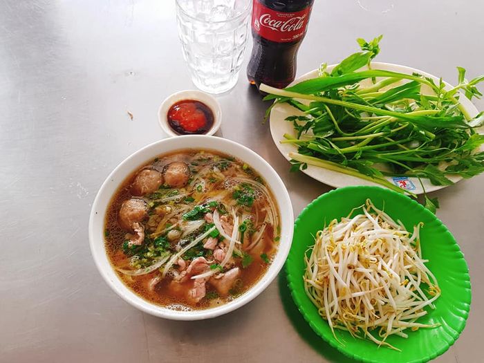 Quán hủ tiếu Tuyết Ngân - sự lựa chọn hàng đầu cho bữa ăn ngon và giá cả phải chăng tại Mỹ Tho