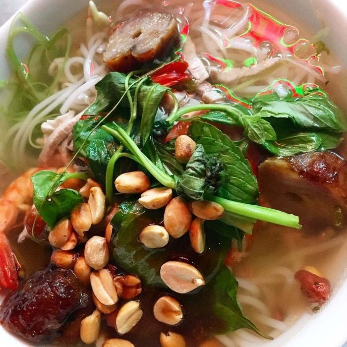 Đắm chìm trong hương thơm của Bún gỏi già Mỹ Tho không thể cưỡng lại 4