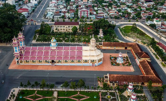 Bí quyết khám phá Tòa Thánh Tây Ninh, điểm linh thiêng của đạo Cao Đài 5