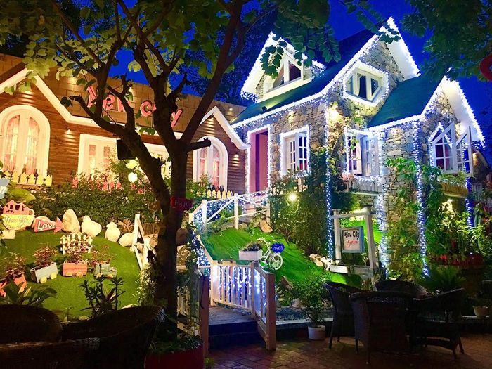 Khám phá không gian lãng mạn và đầy màu sắc tại New City Cafe