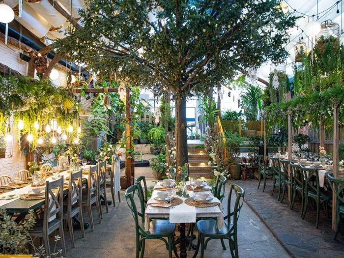 Top 10 quán cafe nổi tiếng nhất quận 7, được giới trẻ Sài Gòn yêu thích.