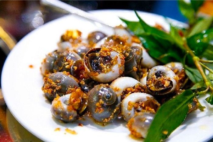 Thú vị với ẩm thực chợ Xóm Chiếu quận 4 3